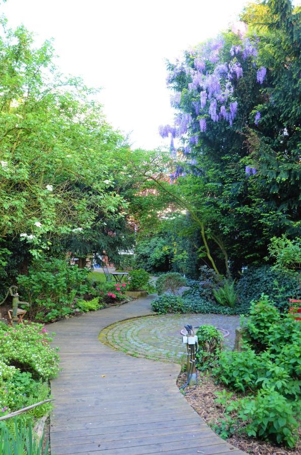 Gaestezimmer Mit Garten In Fischeln كريفيلد المظهر الخارجي الصورة